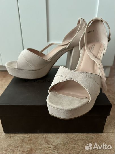 Босоножки женские