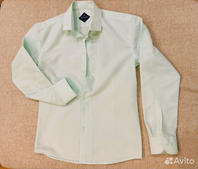 Рубашка нежно-салатового цвета