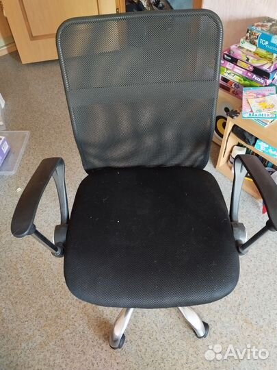Офисное кресло