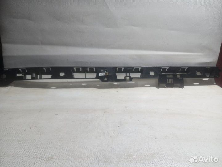 Кронштейн порога левый Porsche Macan 95В 2013