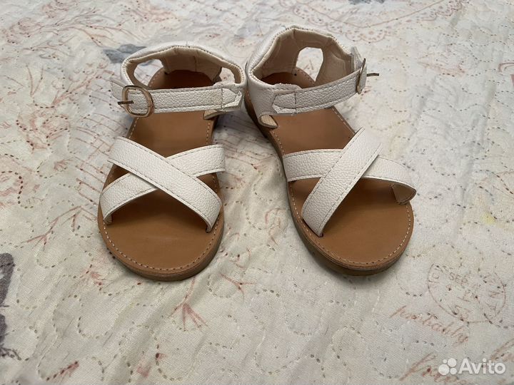 Сандалии для девочки