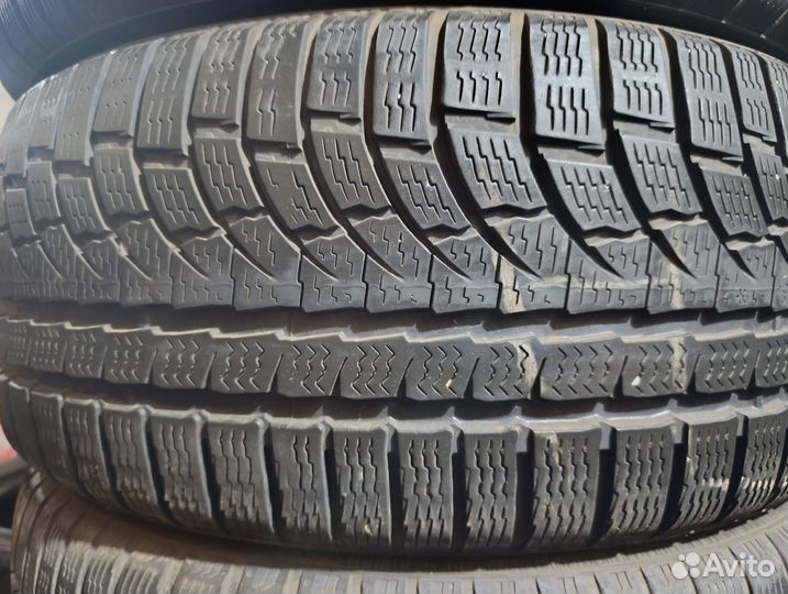 Nokian Tyres WR A4 235/55 R17 T