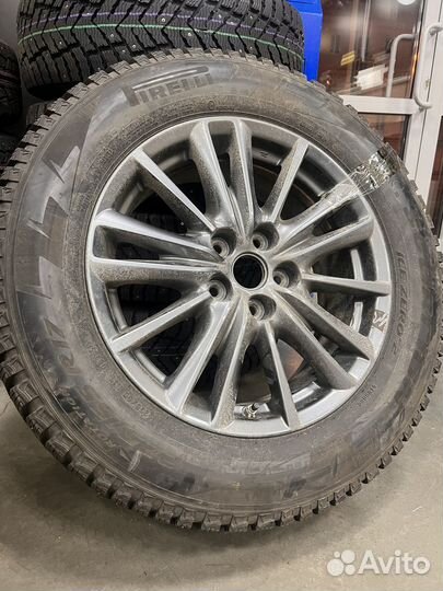 Pirelli Winter Ice Zero 225/65 R17
