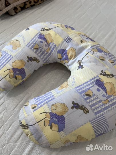 Подушка для кормления. С чехлом на молнии