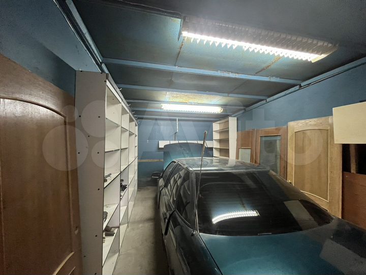 Гараж, > 30 м²