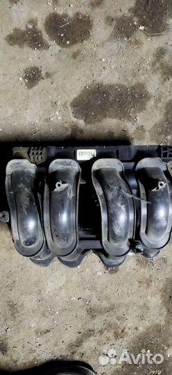 Впускной коллектор ford focus 2 1.6 115 л. с