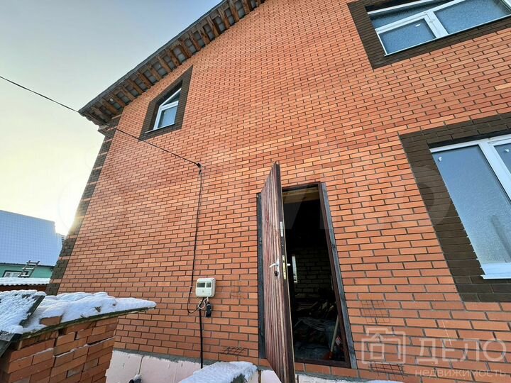 Дом 158,8 м² на участке 9,6 сот.