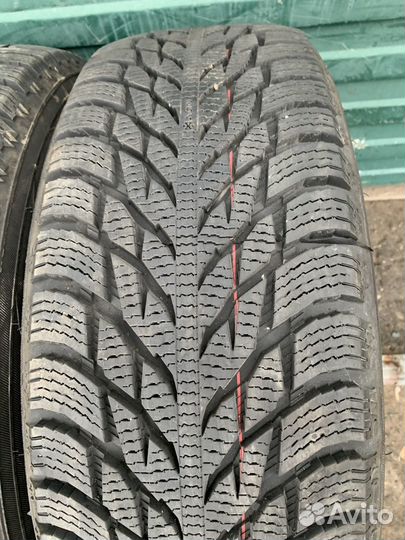 Nokian Tyres Hakkapeliitta R3 SUV 235/65 R17 108R