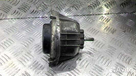 Подушка двигателя бензиновая BMW 1 E87 (75S44C902)