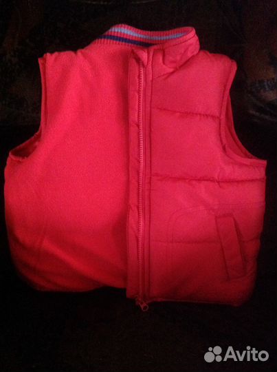 Б/У безрукавка на девочку или мальчика 6-9 мес