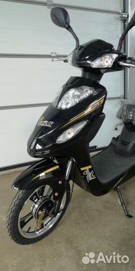 Электроскутер на педалях