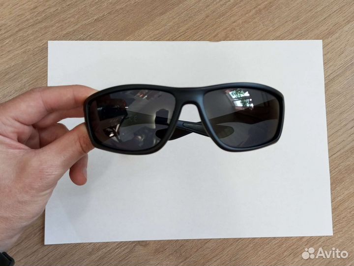 Очки солнцезащитные