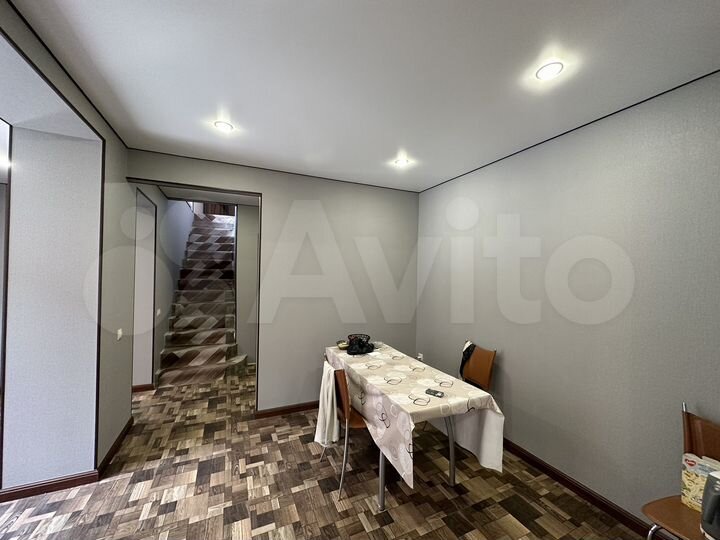 4-к. квартира, 140 м², 1/2 эт.