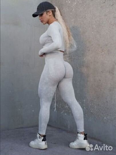 Костюм для фитнеса женский новый