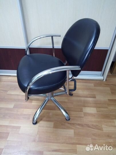 Парикмахерское кресло бу