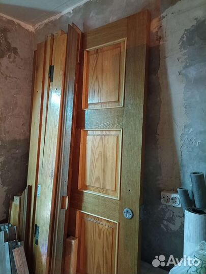 Дубовые двери в отличном состоянии