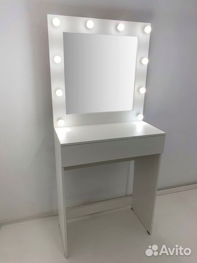 Гримерный столик с зеркалом 80/80