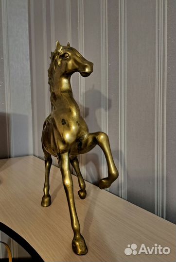 Медный конь, статуэтка
