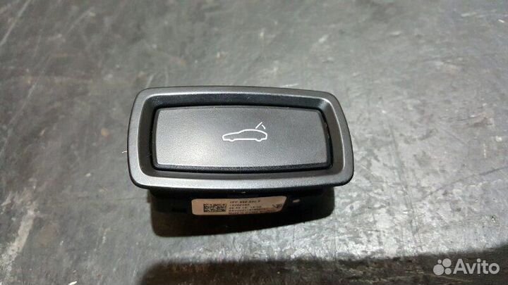 Кнопка открывания багажника Porsche Cayenne 958