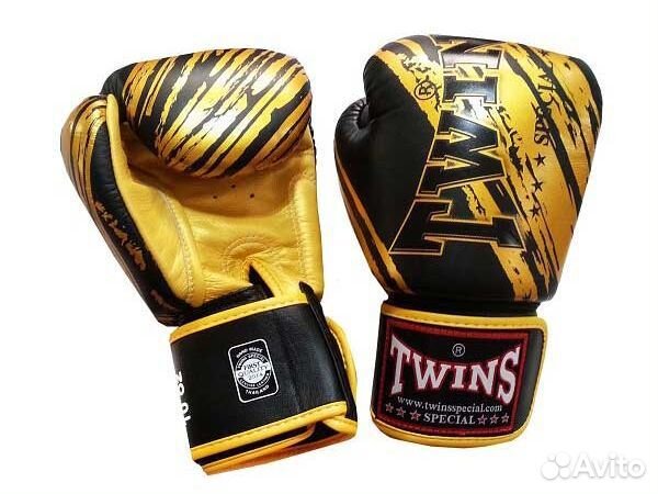 Боксерские перчатки Twins Special 14 oz