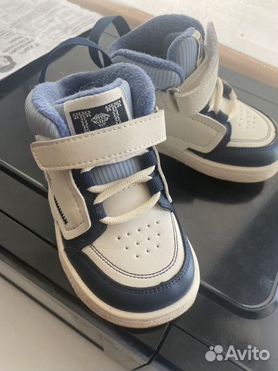 Кроссовки детские