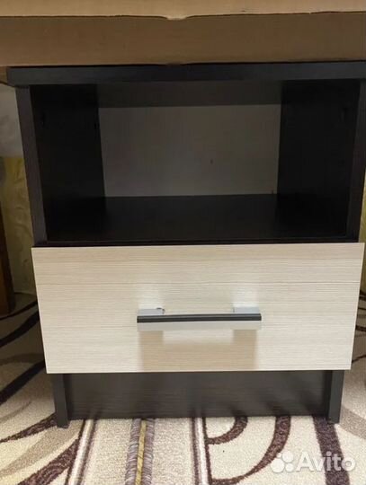 Тумба прикроватная