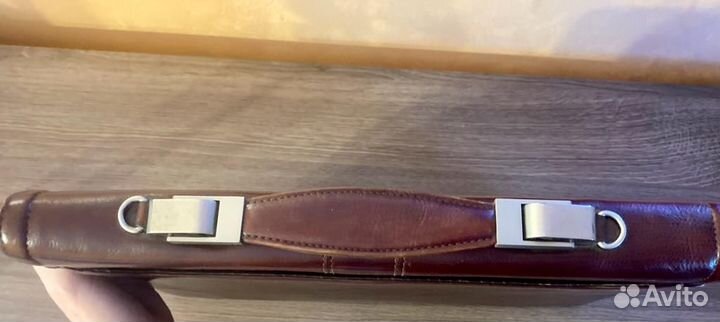 Мужской кожаный портфель коричневый