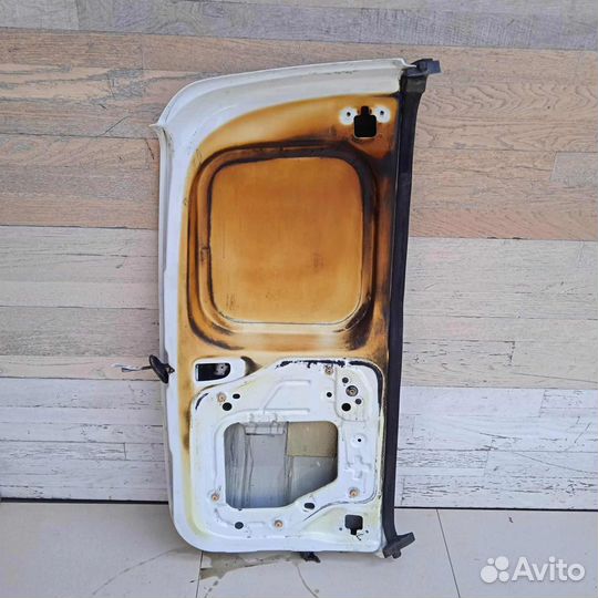 Дверь задняя правая распашная LADA Largus