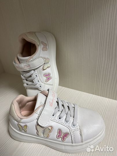Кроссовки для девочки