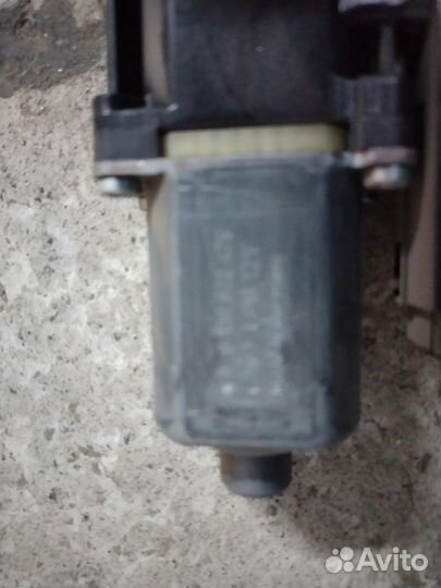 Моторчик стеклоподъёмника Renault