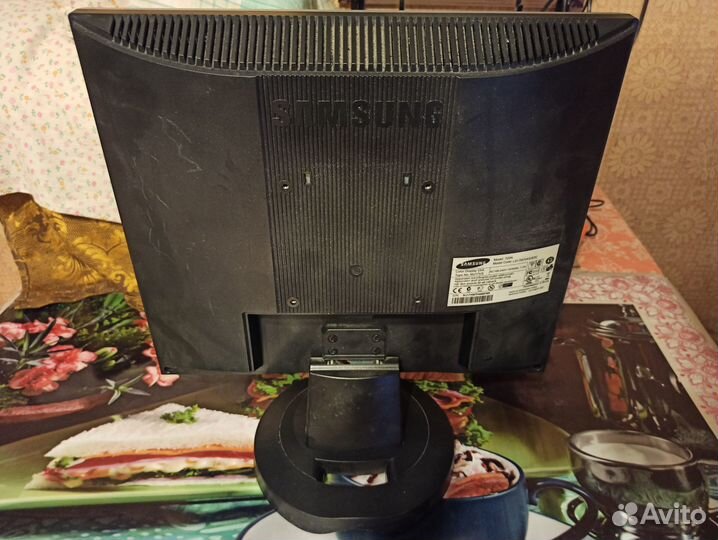 Монитор Samsung 720N 17