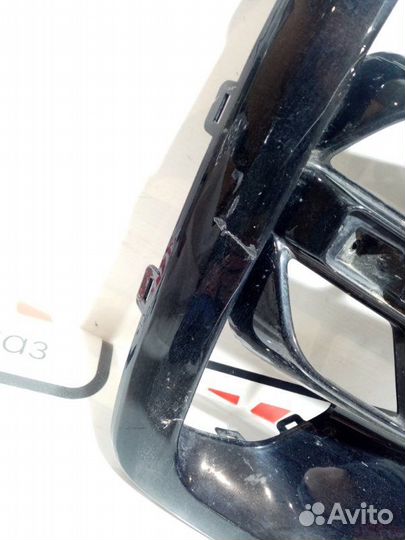 Решетка в бампер правая правая Kia Sportage 4