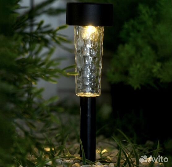 Светильник уличный на солнечных батареях