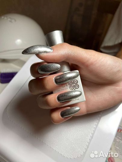 Услуги маникюра, педикюра