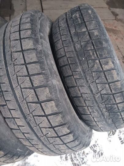 Bridgestone Blizzak Revo1 215/65 R16