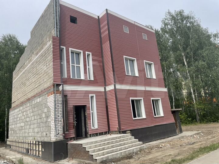 Здание, 360 м²