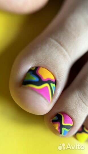 Мастер маникюра и педикюра