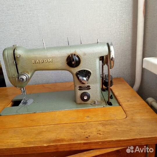 Продам швейную машинку Радом