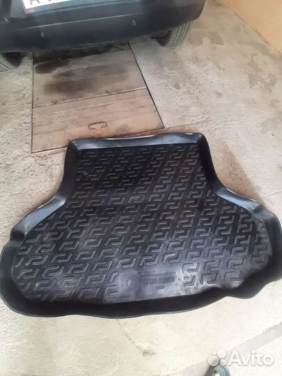 Коврик в багажник приора седан