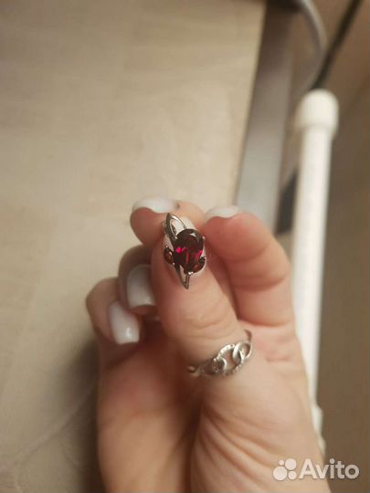 Серьги с гранатом