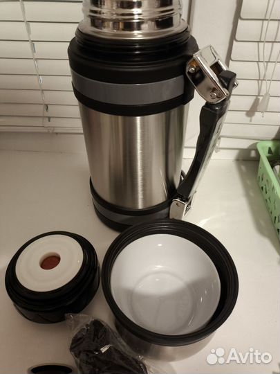 Термос новый на 1,2