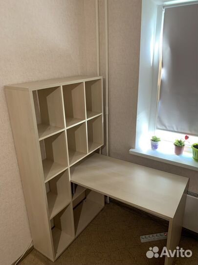 Письменный стол с полками