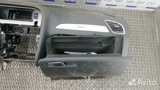 Панель приборов (торпедо) audi A4 B8 (KBE02IS01)
