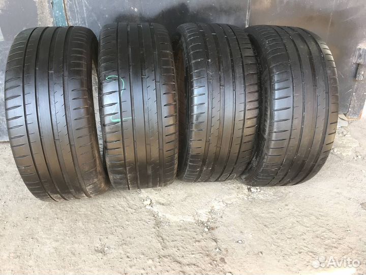 Michelin Pilot Sport 4 235/45 R18