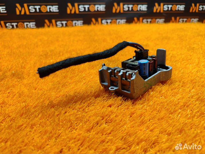 Реле вентилятора печки Mercedes-Benz E-Class W211