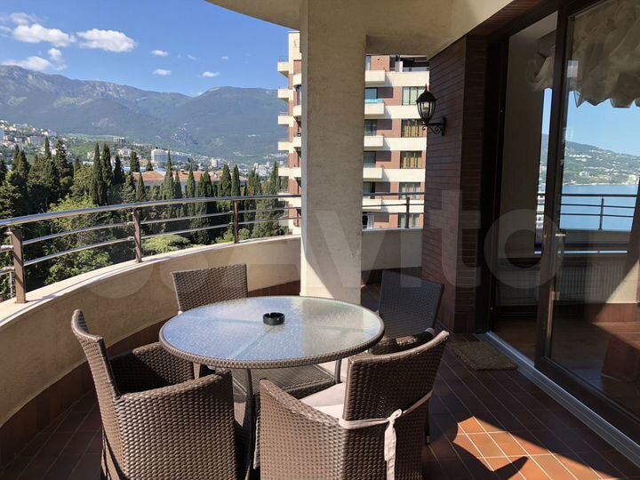 3-к. квартира, 90 м², 8/14 эт.