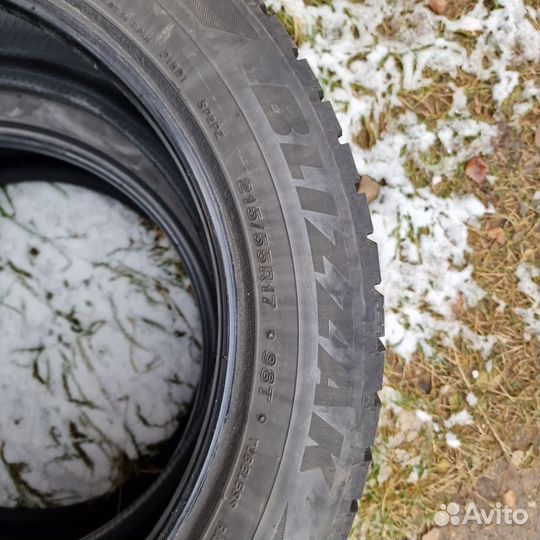 Bridgestone Blizzak Spike-02 255/55 R17 98T