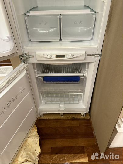Холодильник встраемый бу Ariston