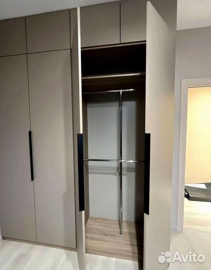 Шкаф распашной на заказ с монтажом