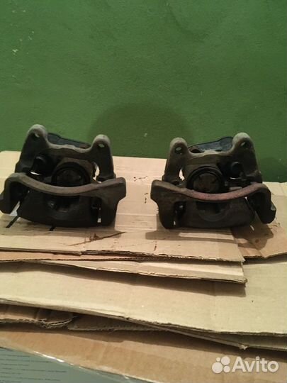 Правый передний, правый задний суппорт VAG 310/282